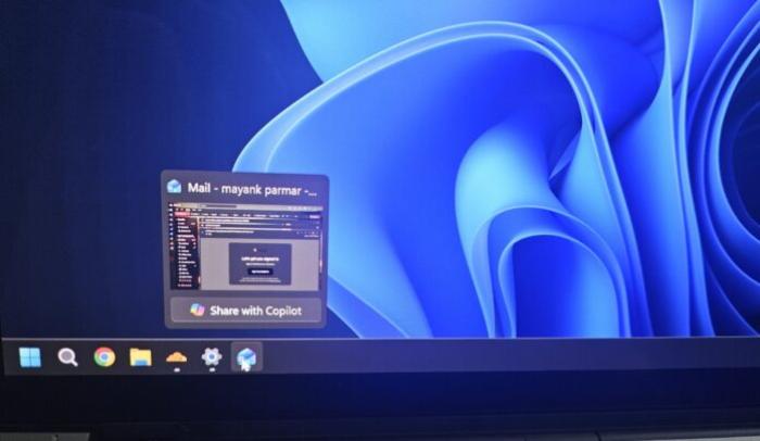Share with Copilot on Windows 11 taskbar